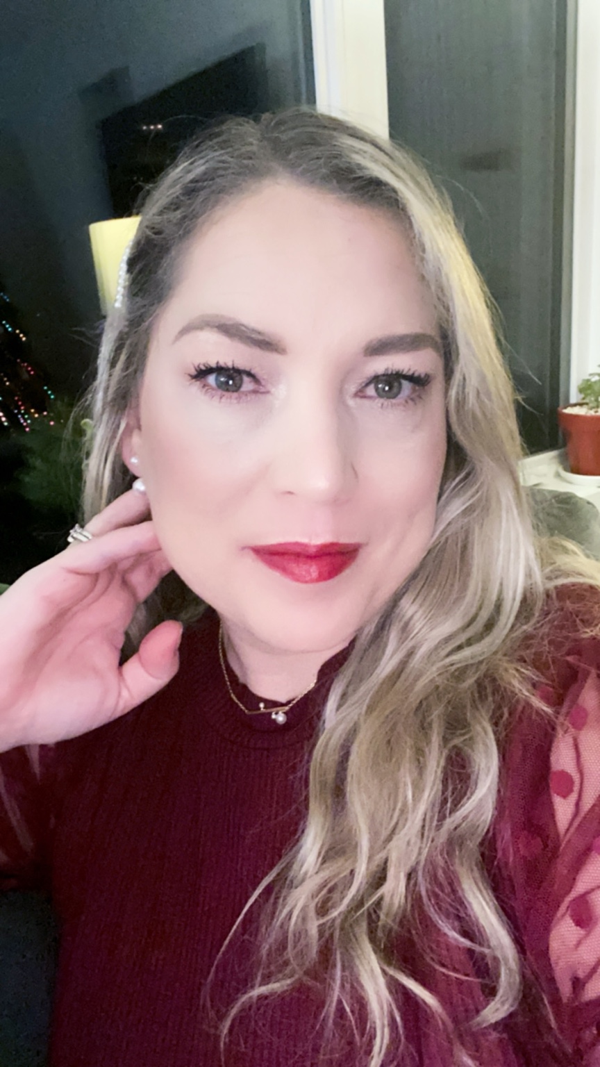 Classic red lip glam makeup